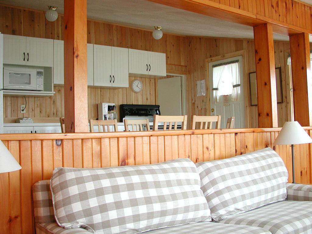 Birch Cliff Lodge On Baptiste Lake Highland Grove Phòng bức ảnh